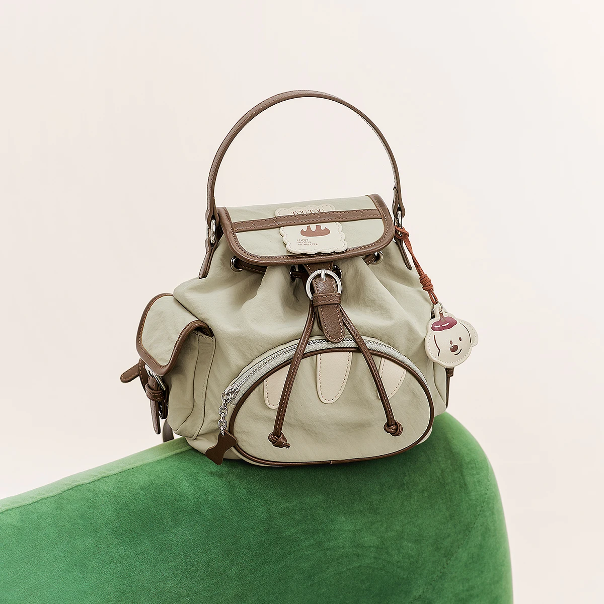 TOUTOU Nylon Backpack for Girl Outdoor Travel Lightweight Small Backpack Original Designer Brand Commuter High Beauty Backpack
TOUTOU Nylon Backpack for Girl Outdoor Travel Lightweight Small Backpack Original Designer Brand Commuter High Beauty Backpack