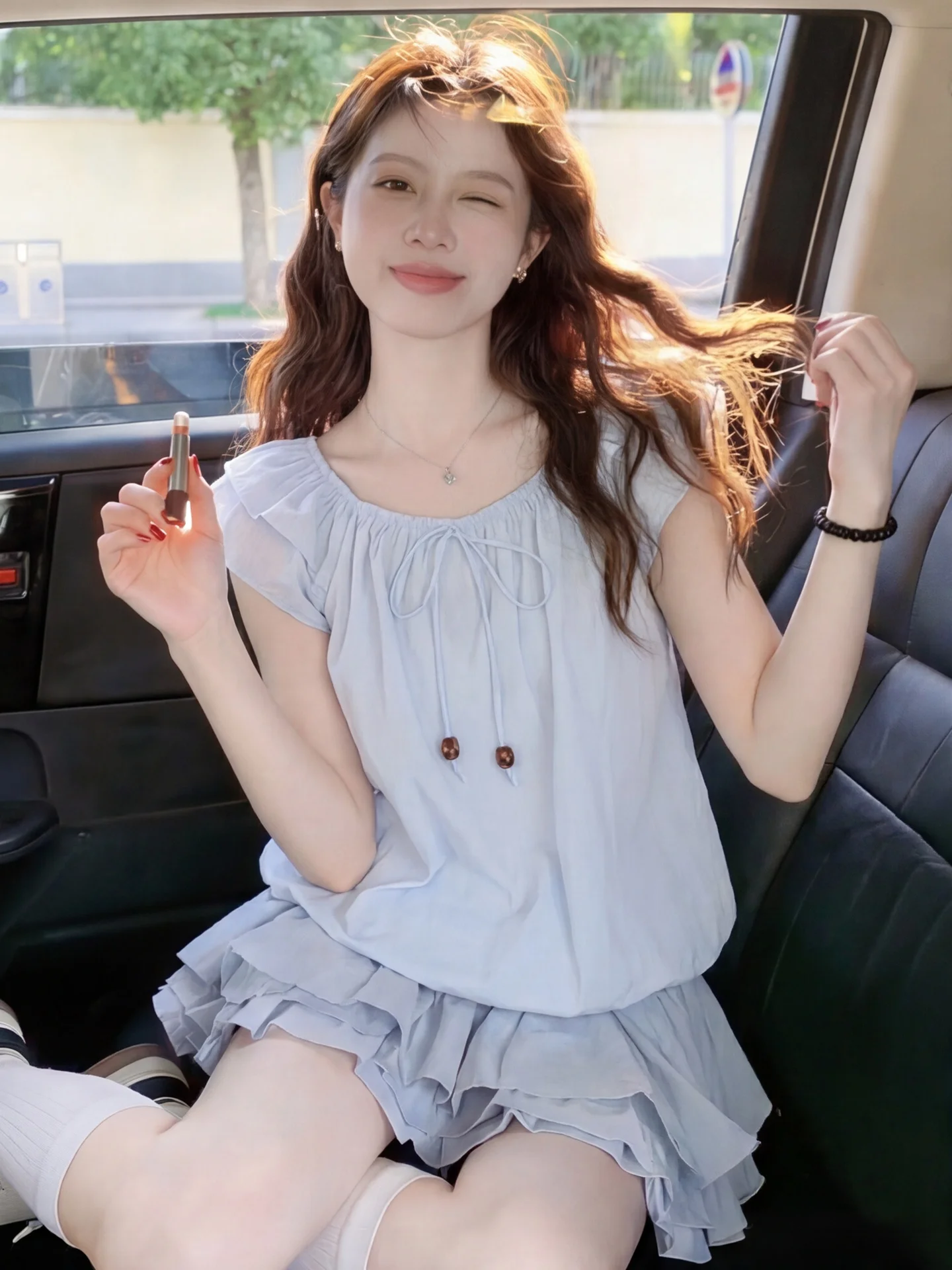 Light Blue Women's Shirt Summer New Fashion Personality Pleated Design Sense Flower Bud Top Square Collar Bow Tie Fly Sleeve
Light Blue Women's Shirt Summer New Fashion Personality Pleated Design Sense Flower Bud Top Square Collar Bow Tie Fly Sleeve