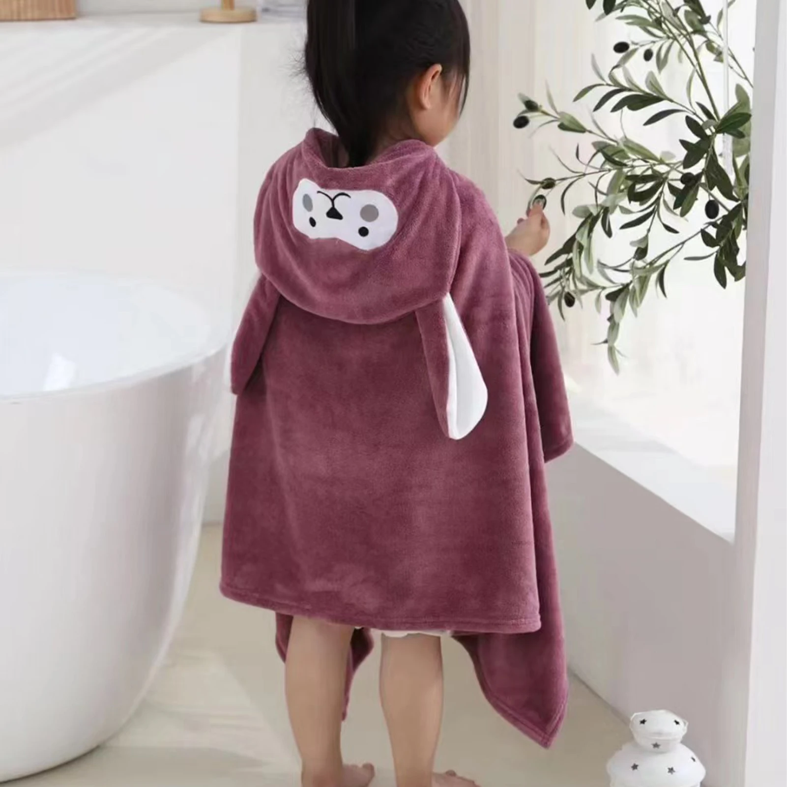 Детское банное полотенце с милым мультяшным рисунком, быстросохнущая накидка с капюшоном для дома и улицы
Детское банное полотенце с милым мультяшным рисунком, быстросохнущая накидка с капюшоном для дома и улицы