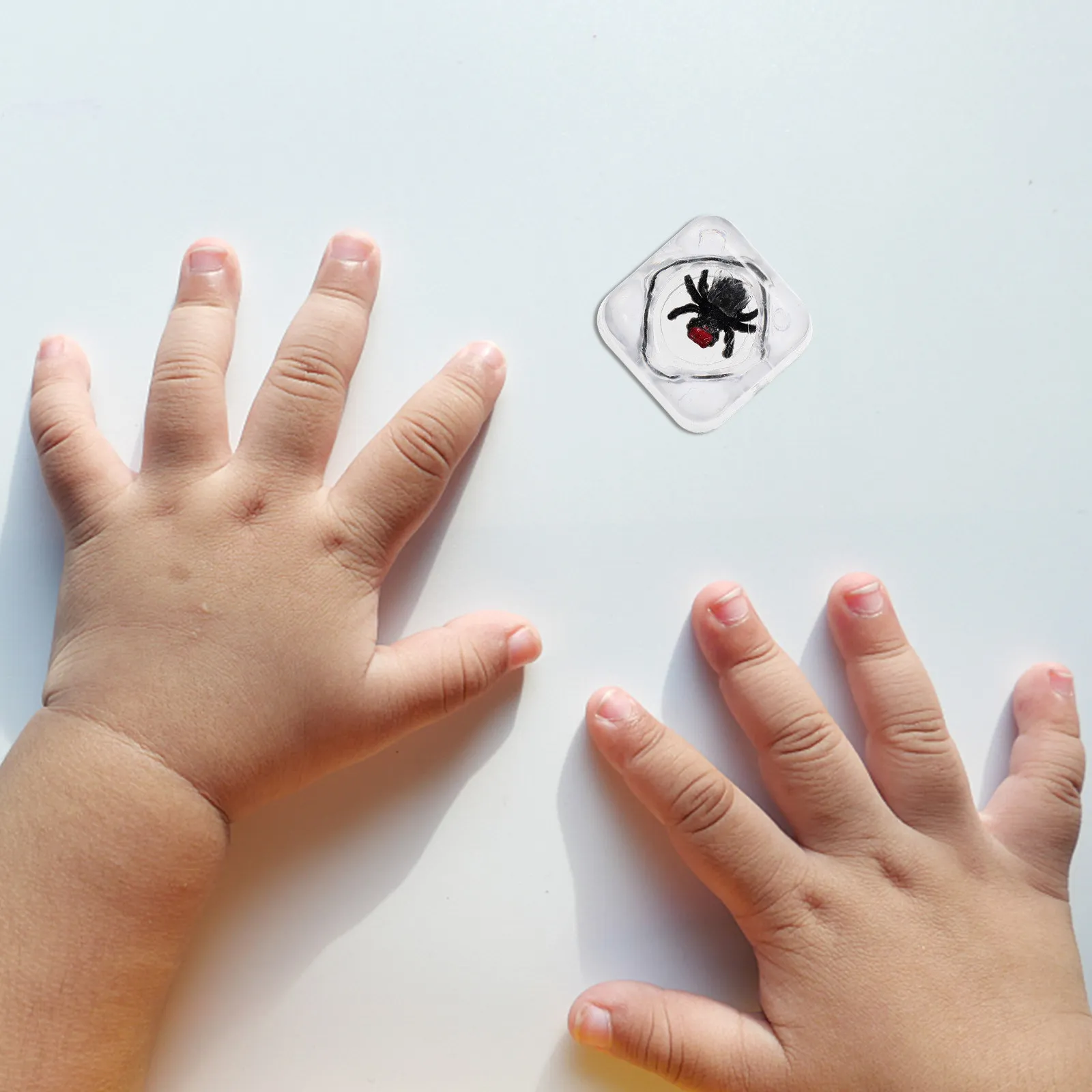 6Pcs Exquisitely Crafted Simulated Ice Cubes Featuring Realistic Insects Prank Essentials for Halloween Festivals Stage
6Pcs Exquisitely Crafted Simulated Ice Cubes Featuring Realistic Insects Prank Essentials for Halloween Festivals Stage