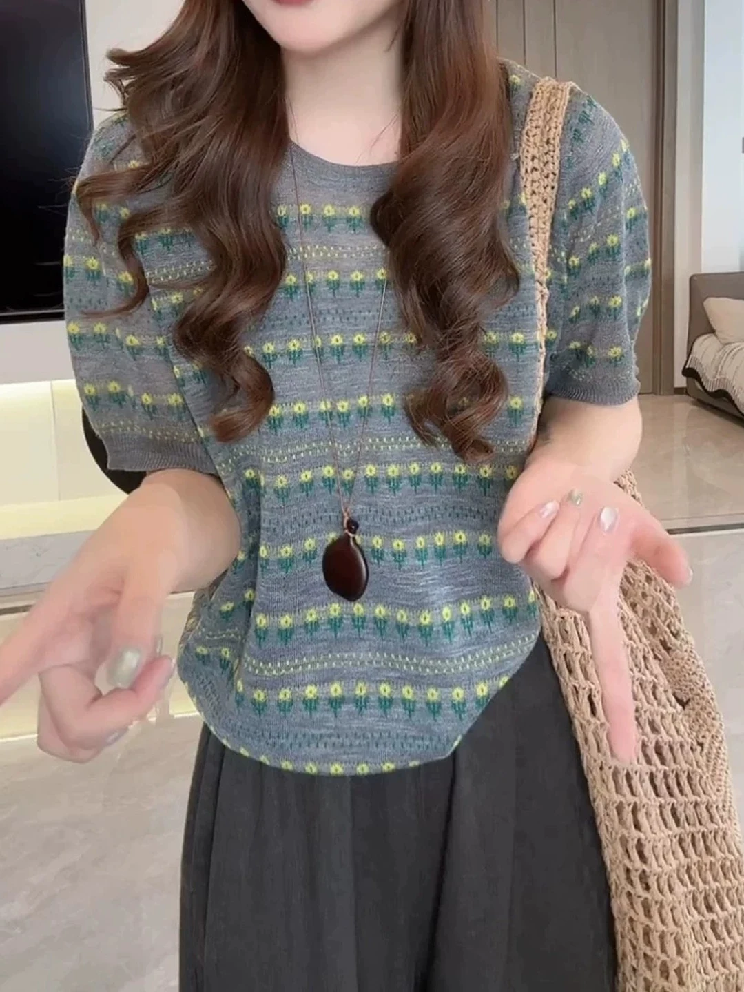 Stunning Floral Short Sleeve Knitted Top Women's Loose Design Summer plus Size Korean Style round Neck Casual Fashion
Stunning Floral Short Sleeve Knitted Top Women's Loose Design Summer plus Size Korean Style round Neck Casual Fashion