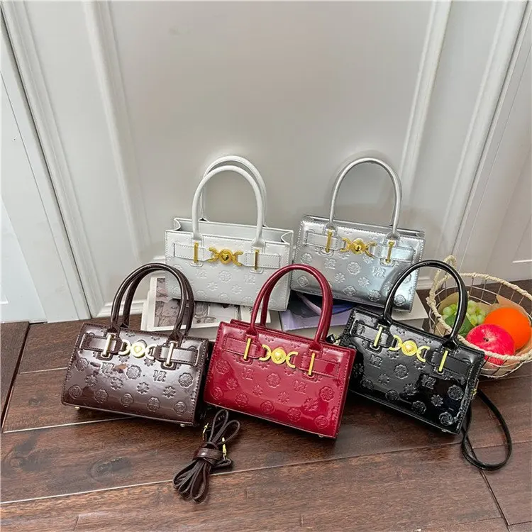 Minimalist Advanced Handbag No Extra Decor Pure Fashion Style For High Taste Daily Matching
Minimalist Advanced Handbag No Extra Decor Pure Fashion Style For High Taste Daily Matching