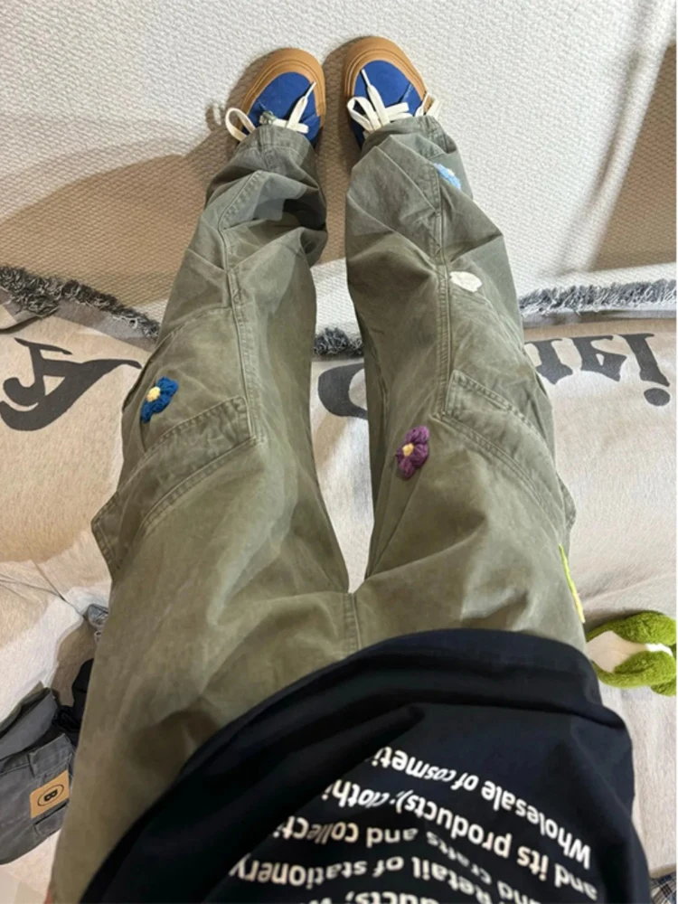 American Retro Military Green Work Pants Floral Embroidery Straight Leg Long Trousers Hiphop Design Casual Jeans for Teens
American Retro Military Green Work Pants Floral Embroidery Straight Leg Long Trousers Hiphop Design Casual Jeans for Teens