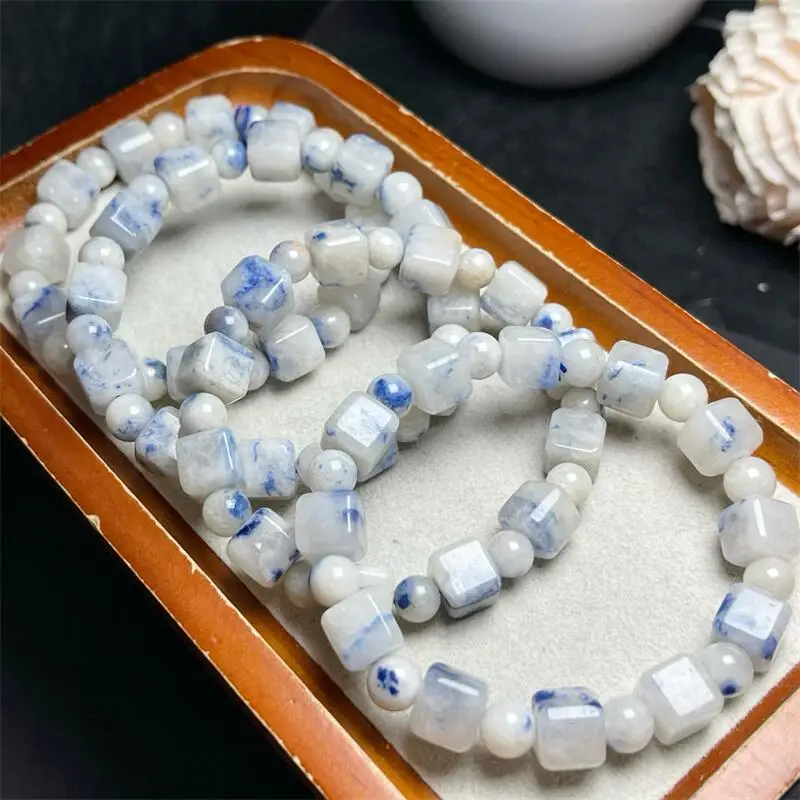 9MM Natural Dumortierite Cube Bracelet String Charms Strand Exquisite Jewelry Healing Crystal Energy Gift 1pcs
9MM Natural Dumortierite Cube Bracelet String Charms Strand Exquisite Jewelry Healing Crystal Energy Gift 1pcs
