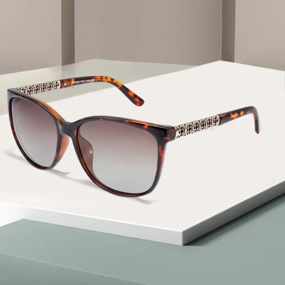 Women Summer Polarizing Sunglasses Gradient Color Clear Vision Lens Block Sunlight UV Light Vacation Beach Daily Wear
Women Summer Polarizing Sunglasses Gradient Color Clear Vision Lens Block Sunlight UV Light Vacation Beach Daily Wear