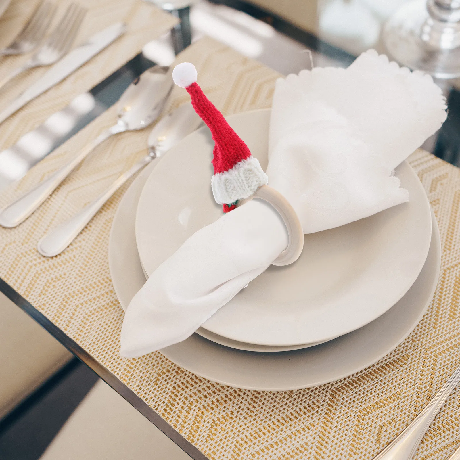 Набор из 4 миниатюрных декоративных колец для салфеток в виде рождественских шапок, украшение для праздничного стола, держатели для салфеток на Рождество, вечеринку, свадьбу
Набор из 4 миниатюрных декоративных колец для салфеток в виде рождественских шапок, украшение для праздничного стола, держатели для салфеток на Рождество, вечеринку, свадьбу