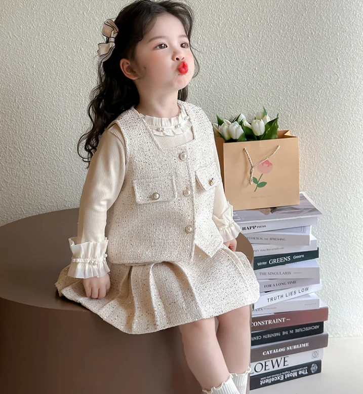 New 2025 Baby Girls Elegant 3 Pieces Sets, White T-shirt + Vest+ Skirts Princess Sweet Candy Suits 2-7T
New 2025 Baby Girls Elegant 3 Pieces Sets, White T-shirt + Vest+ Skirts Princess Sweet Candy Suits 2-7T