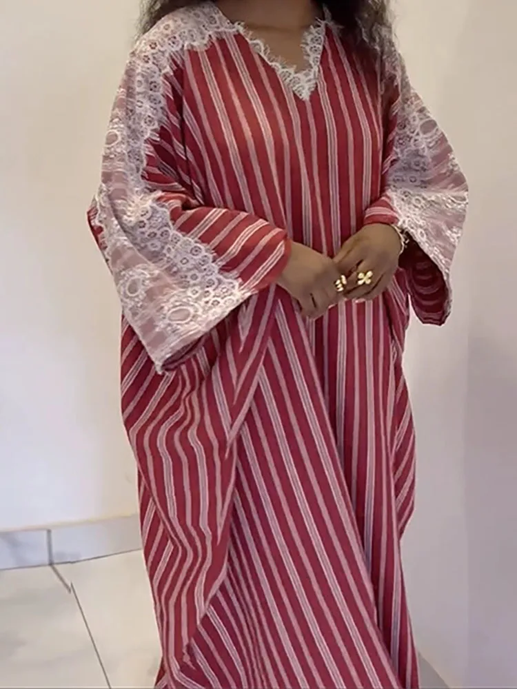 Summer new fashionable lace patchwork striped dress V-neck long robe style casual and comfortable long skirt
Summer new fashionable lace patchwork striped dress V-neck long robe style casual and comfortable long skirt