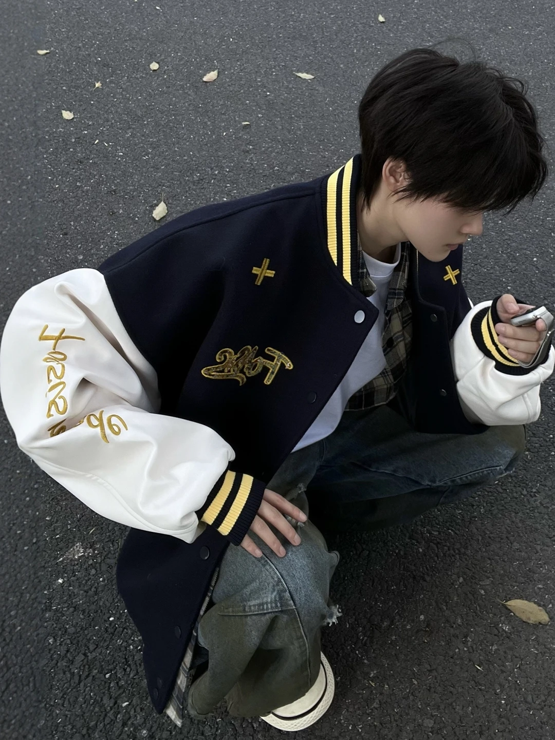 American Sle Loose Fit PU Leather Sve Baseball Jaet for Men Spring Autumn Embroidery Contrast Color Design Versatile J...
American Sle Loose Fit PU Leather Sve Baseball Jaet for Men Spring Autumn Embroidery Contrast Color Design Versatile J...