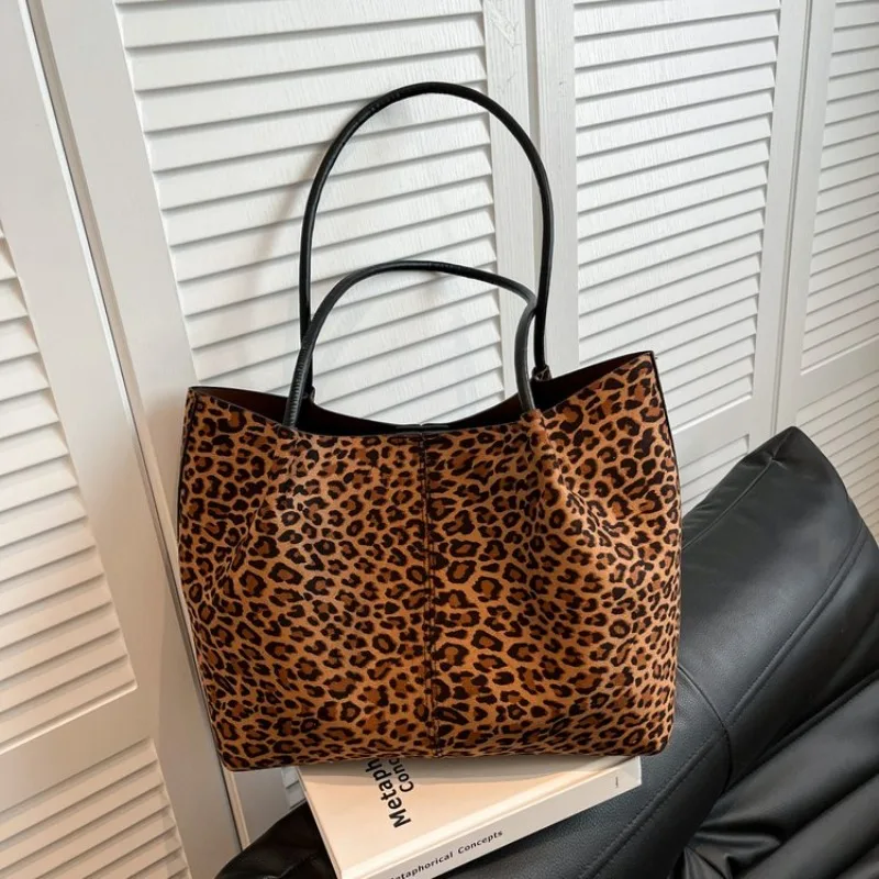 Leopard Print Faux Fur Tote Bag with Matching Pouch for Women Stylish & Spacious for Daily Errands Weekend Outings & Casual Work
Leopard Print Faux Fur Tote Bag with Matching Pouch for Women Stylish & Spacious for Daily Errands Weekend Outings & Casual Work