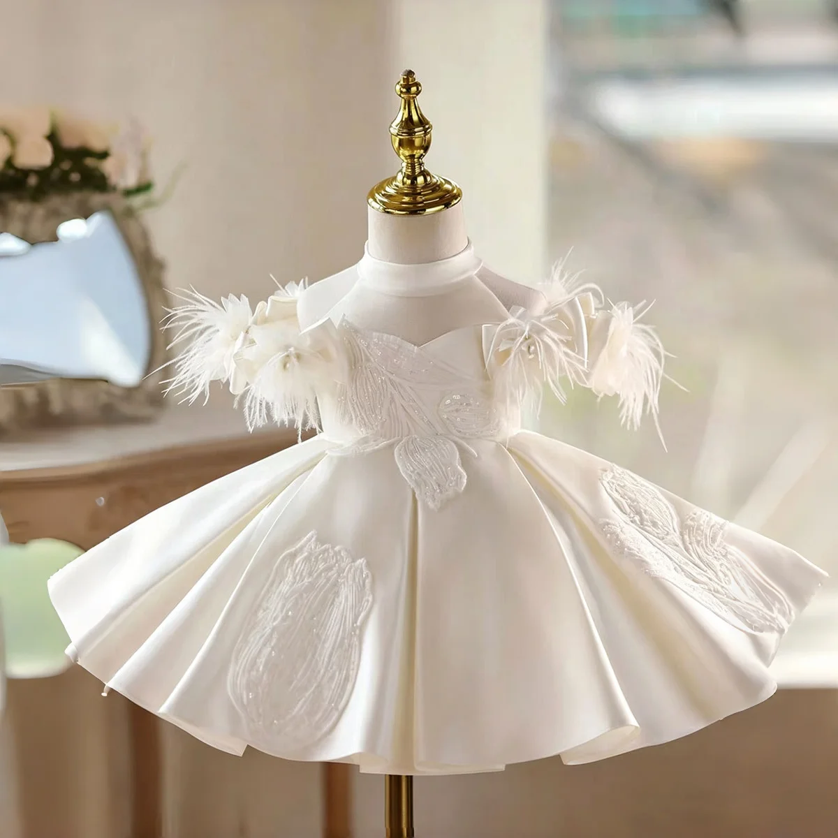 Jill Wish J893 White Flower Girl Dress Long Train Big Bow Feather Ruffles Baby Girls Wedding Pageant Party Pageant Gown
Jill Wish J893 White Flower Girl Dress Long Train Big Bow Feather Ruffles Baby Girls Wedding Pageant Party Pageant Gown