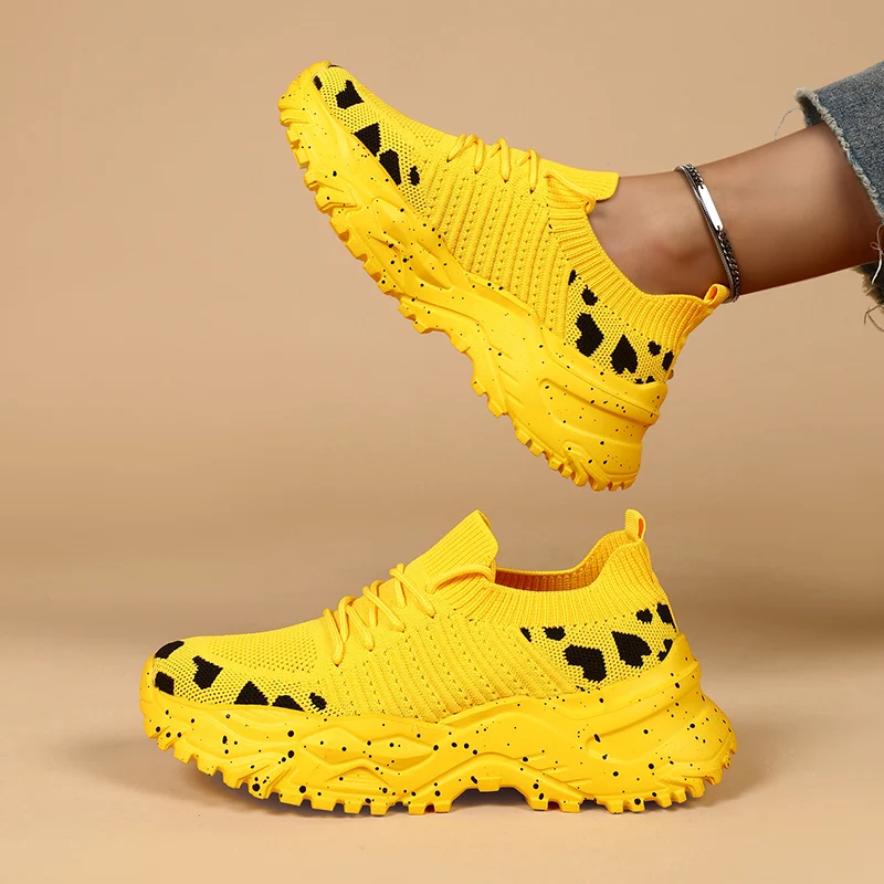 Женские кроссовки на массивной платформе, неуклюжие кроссовки в стиле ретро для занятий спортом, бегом и модной уличной спортивной обуви 
Женские кроссовки на массивной платформе, неуклюжие кроссовки в стиле ретро для занятий спортом, бегом и модной уличной спортивной обуви