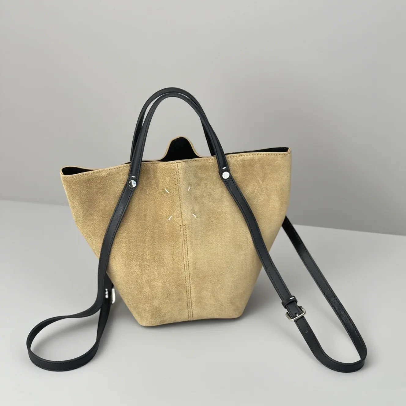 Frosted Cowhide 2025 New Fashion Small Niche Single Shoulder Bag Large Capacity Tote Bag
Frosted Cowhide 2025 New Fashion Small Niche Single Shoulder Bag Large Capacity Tote Bag