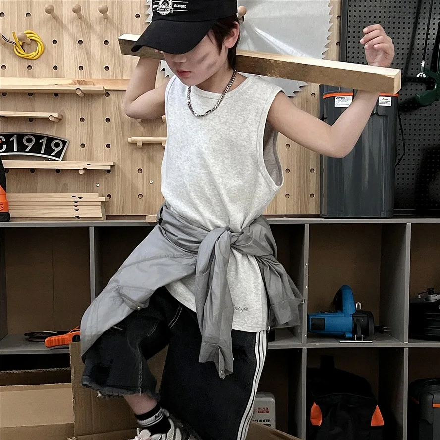 Children's Solid Color Sleeveless Round Neck Vest for Boys Casual and Handsome Top Trendy Children's Clothing Kids Clothes
Children's Solid Color Sleeveless Round Neck Vest for Boys Casual and Handsome Top Trendy Children's Clothing Kids Clothes