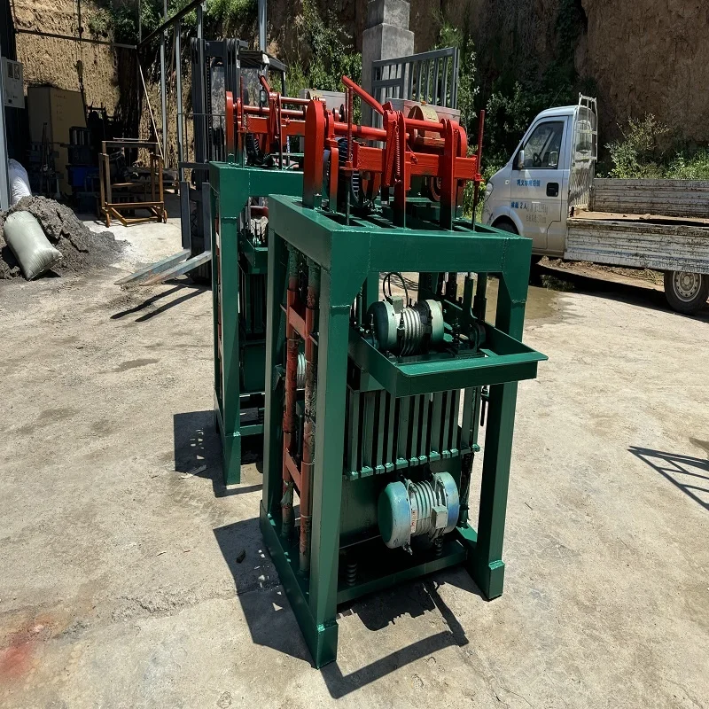 Hot-selling semi-automatic cement hollow brick machine, pad brick machine, pavement color brick machine
Hot-selling semi-automatic cement hollow brick machine, pad brick machine, pavement color brick machine