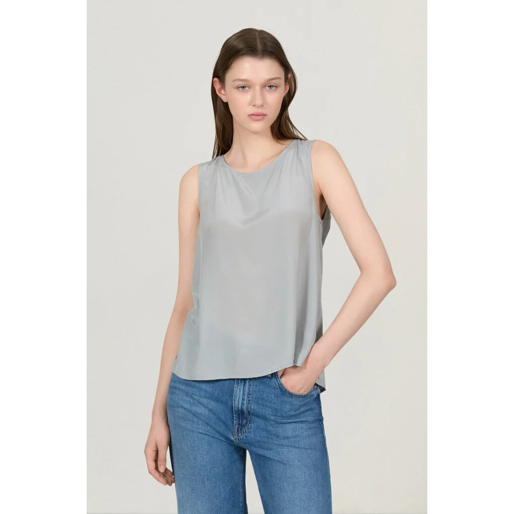 Mimifafa CLUB MO 26 New Lightweight Silk Vest Elegant Back Knot Design Casual Style Women's Top No Brand Registered Trademark
Mimifafa CLUB MO 26 New Lightweight Silk Vest Elegant Back Knot Design Casual Style Women's Top No Brand Registered Trademark