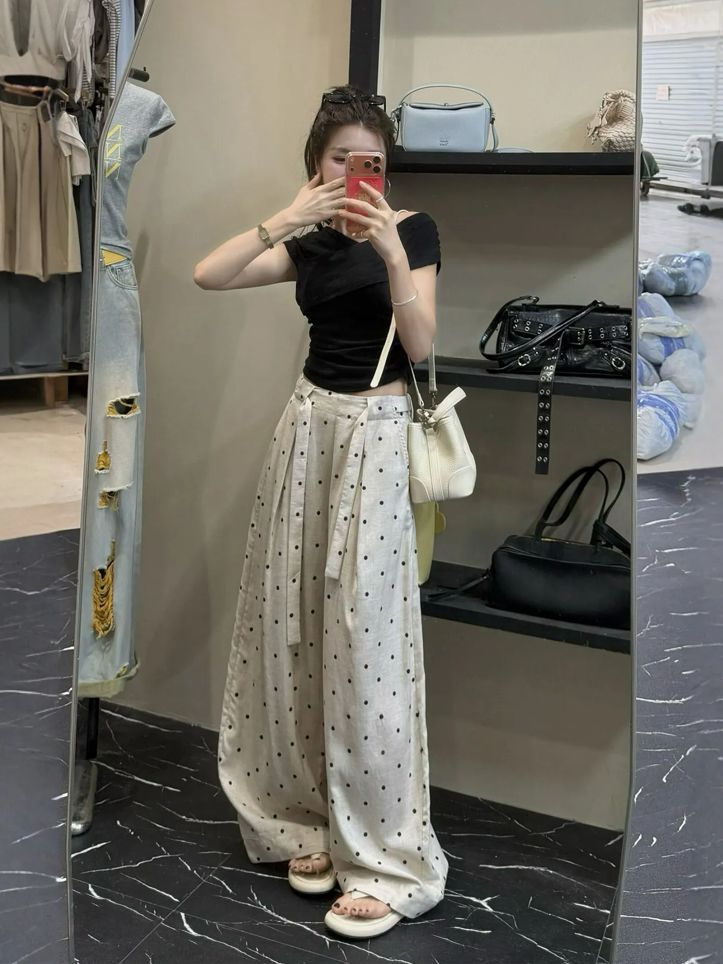 Summer plus Size Women's T-Shirt And Wide Leg Pants Set Polka Dot Short Sleeve V-Neck Casual Fashion Outfit High Waist
Summer plus Size Women's T-Shirt And Wide Leg Pants Set Polka Dot Short Sleeve V-Neck Casual Fashion Outfit High Waist