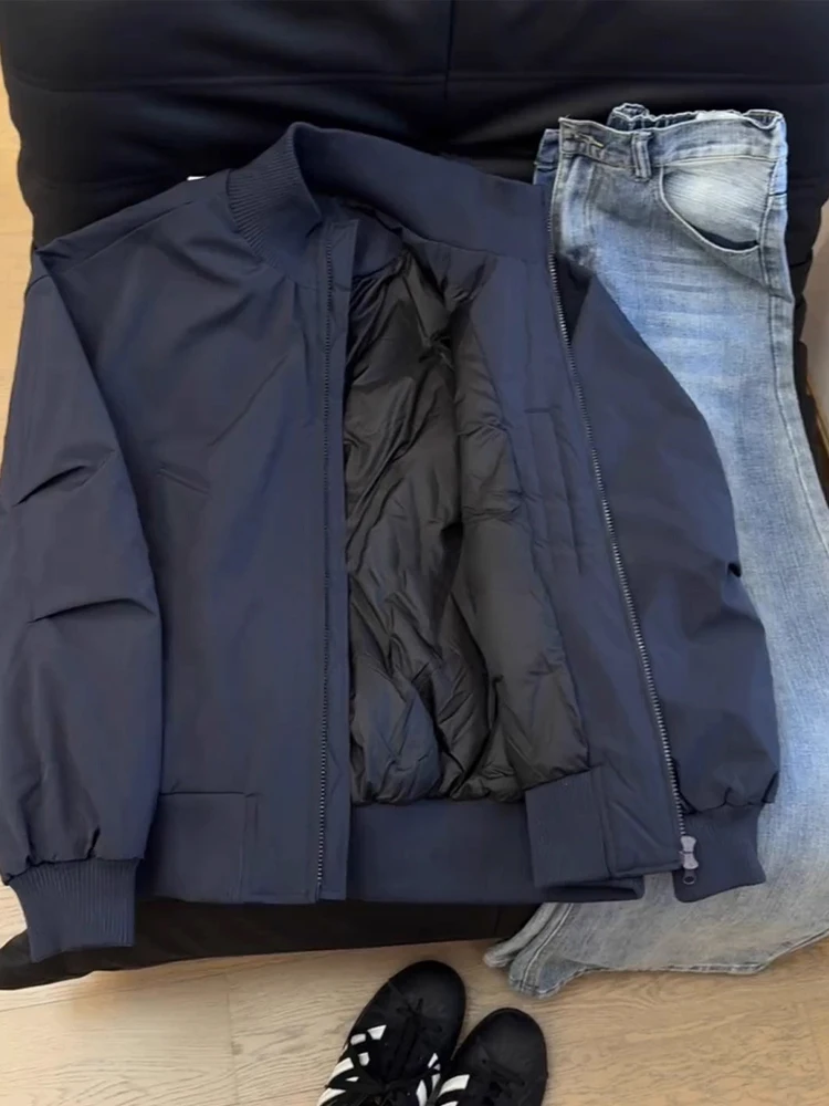 Men's Quilted Cotton Jaet American Sle Flight Coat ort Length White Du down Collar Stand up Warm Baseball Sle Coat
Men's Quilted Cotton Jaet American Sle Flight Coat ort Length White Du down Collar Stand up Warm Baseball Sle Coat