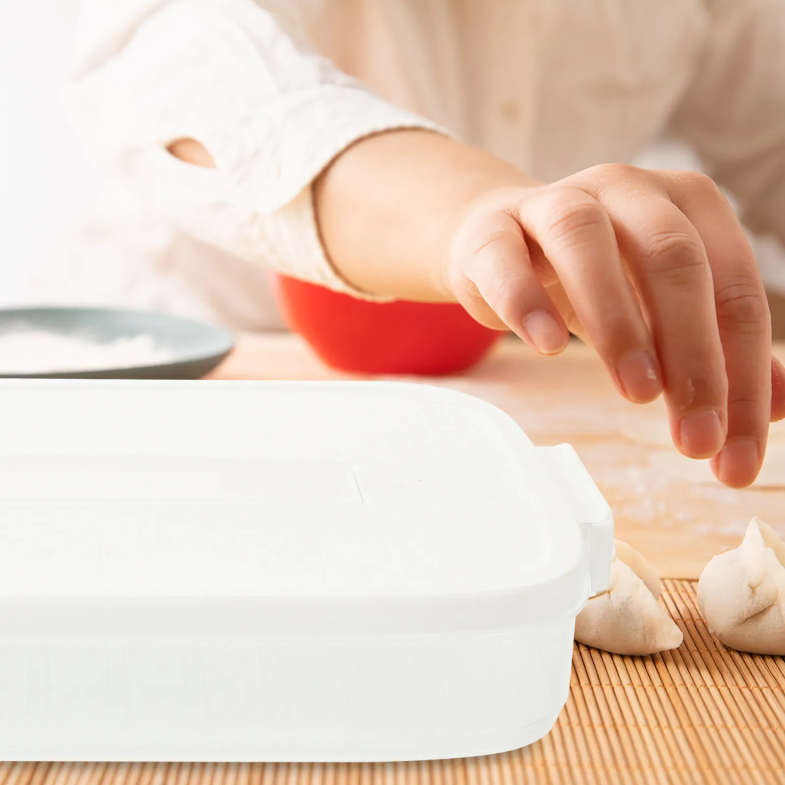 Single Layer Food Grade Freshness Storage Box for Dumplings Meat Seafood Vegetables with Lid Clear Fridge Freezer Container
Single Layer Food Grade Freshness Storage Box for Dumplings Meat Seafood Vegetables with Lid Clear Fridge Freezer Container