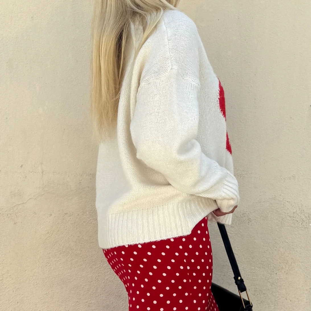 Теплый свитер на осень-зиму, женский милый вязаный свитер премиум-класса с длинными рукавами и круглым вырезом, клубничный пуловер
Теплый свитер на осень-зиму, женский милый вязаный свитер премиум-класса с длинными рукавами и круглым вырезом, клубничный пуловер