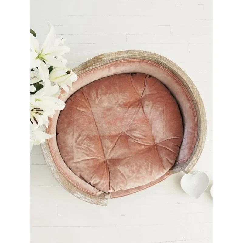 French retro weathered old solid wood sofa, carved studio sofa, single casual pet nest sofa
French retro weathered old solid wood sofa, carved studio sofa, single casual pet nest sofa