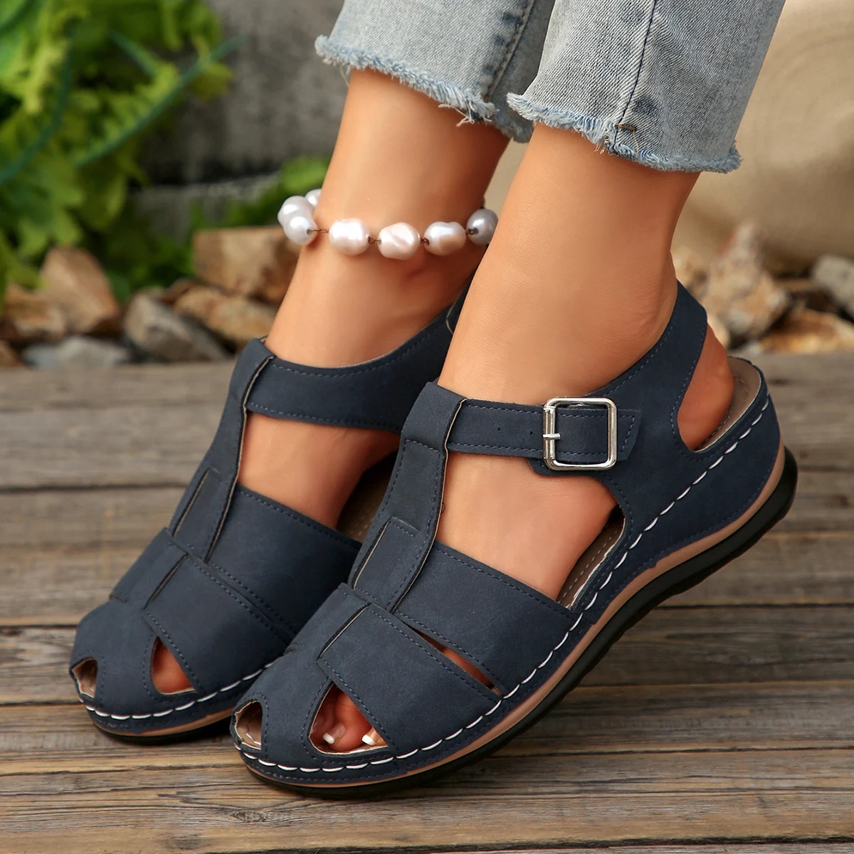 *Fashionable Elegant Sexy Buckle Hot Selling Sandals for Summer New Round Toe Wedge Heel Comfortable Casual Sandals for Women
*Fashionable Elegant Sexy Buckle Hot Selling Sandals for Summer New Round Toe Wedge Heel Comfortable Casual Sandals for Women