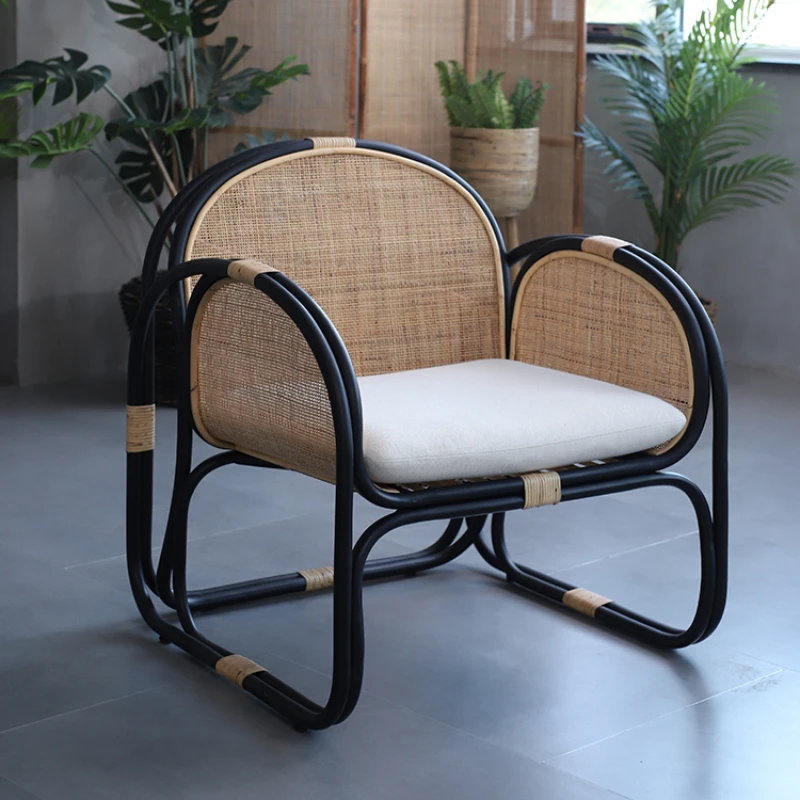 Bedroom sofa chair minimalist leisure lounge chair creative living room single person chair
Bedroom sofa chair minimalist leisure lounge chair creative living room single person chair