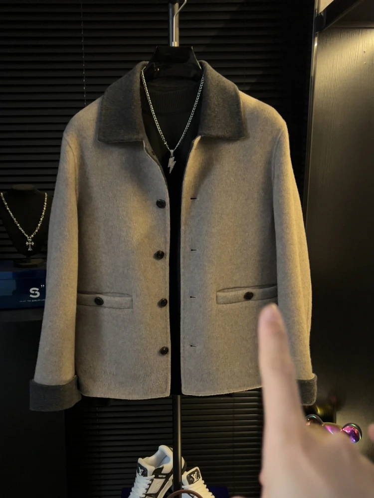 Мужская приталенная повседневная куртка в американском ретро-стиле 2026 года, осенняя, универсальная, модная, премиум-класса, на молнии
Мужская приталенная повседневная куртка в американском ретро-стиле 2026 года, осенняя, универсальная, модная, премиум-класса, на молнии