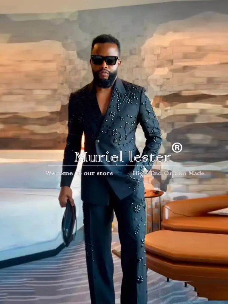 Gemstone Beaded Men Tuxedo Suits Double Breasted Jacket Pants 2 Pieces Groom Wedding Dress Customized Man Banquet Prom Blazers
Gemstone Beaded Men Tuxedo Suits Double Breasted Jacket Pants 2 Pieces Groom Wedding Dress Customized Man Banquet Prom Blazers