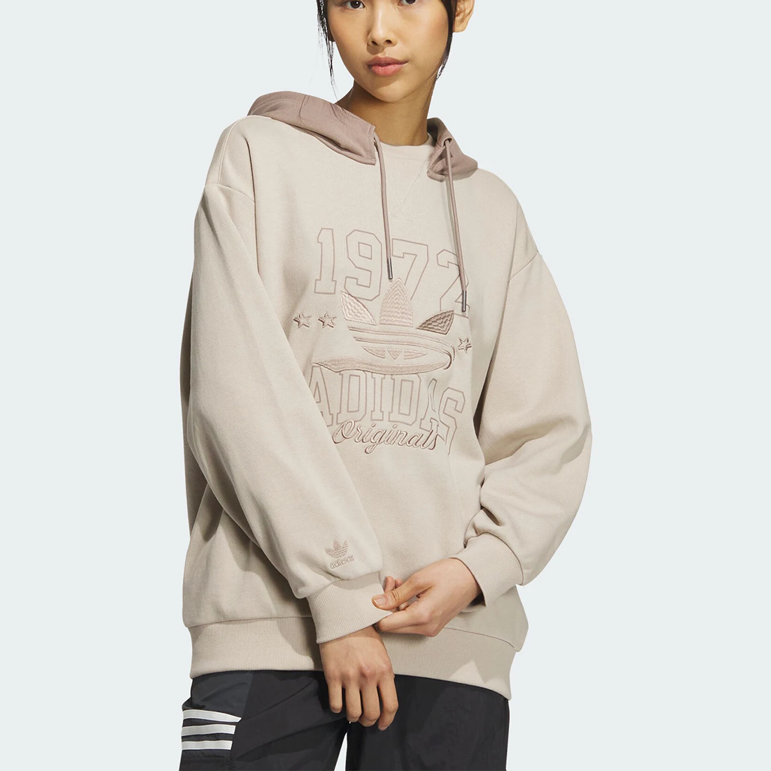 Adidas genuine Three Leaves Women's Fashion Hooded Sweatshirt IW9412
Adidas genuine Three Leaves Women's Fashion Hooded Sweatshirt IW9412