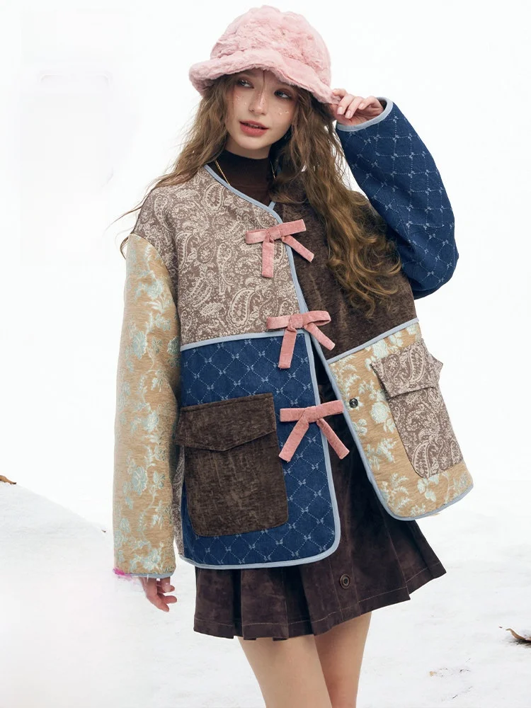New Chinese Sle Women's Cotton Jaet with Nut Flower Splicing Thiened Polyester Fiber Mid-Length Loose Fit Winter Coat
New Chinese Sle Women's Cotton Jaet with Nut Flower Splicing Thiened Polyester Fiber Mid-Length Loose Fit Winter Coat