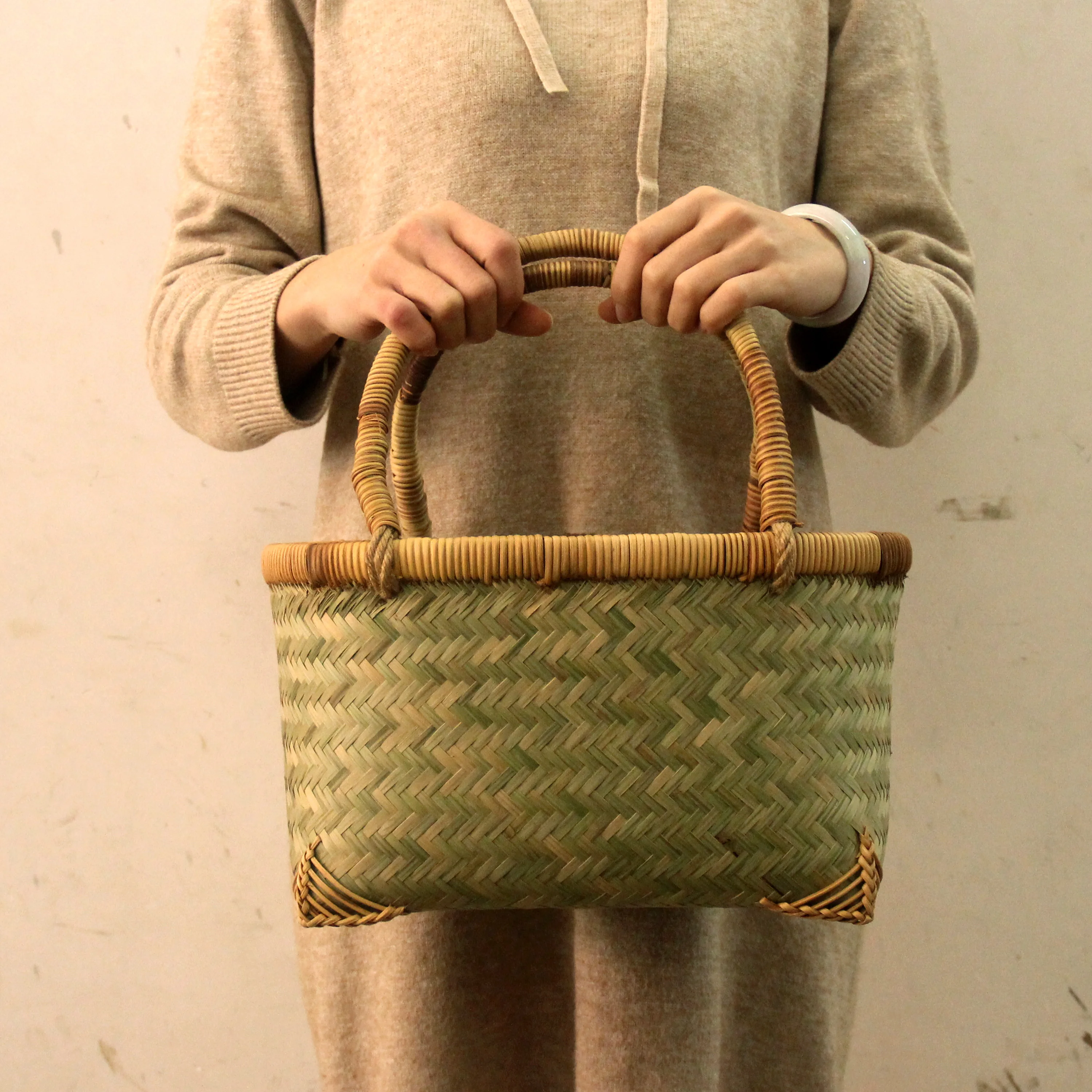 Bamboo basket, portable vegetable , bamboo fruit , fruit storage vegetable environmentally friendly s
Bamboo basket, portable vegetable , bamboo fruit , fruit storage vegetable environmentally friendly s
