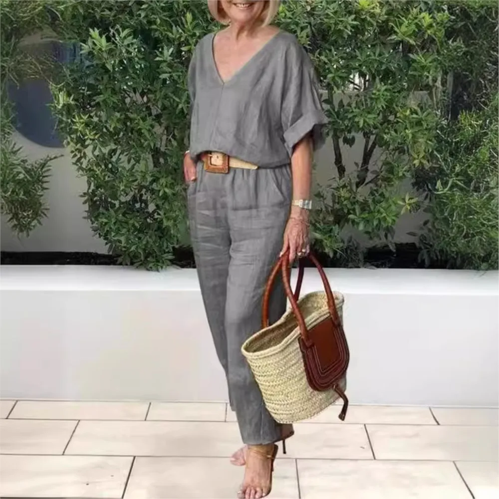Women Fashion V-neck Short-sleeved Top + Nine-point Pants 2-piece Set Summer Solid Color Loose Casual Office Ladies Suit Female
Women Fashion V-neck Short-sleeved Top + Nine-point Pants 2-piece Set Summer Solid Color Loose Casual Office Ladies Suit Female