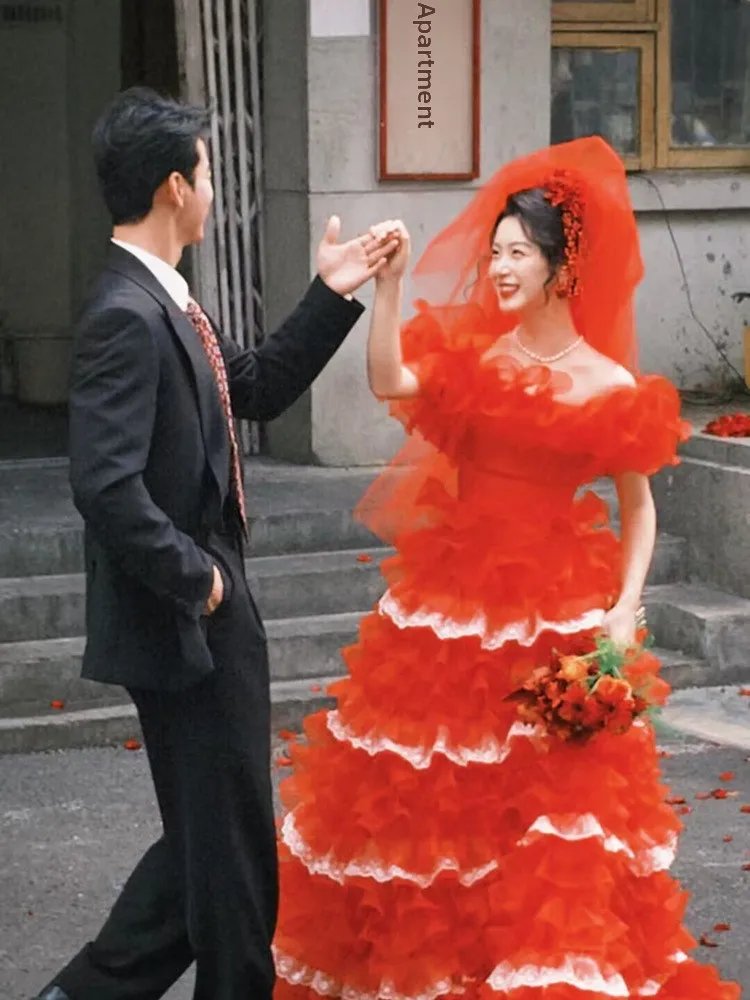 2026 New Vintage Red Wedding Dress Photography Studio Atmosphere Feel Hong Kong Style 80s Wedding Photoshoot Clothing
2026 New Vintage Red Wedding Dress Photography Studio Atmosphere Feel Hong Kong Style 80s Wedding Photoshoot Clothing