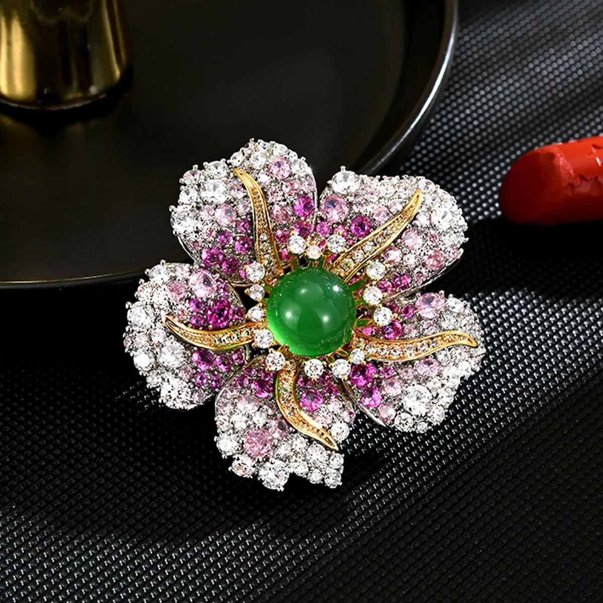 Dazzling and Exquisite Gradient Blooming Flower Women's Brooch Luxurious Design Elegance Versatile Accessory for Holiday Gifts
Dazzling and Exquisite Gradient Blooming Flower Women's Brooch Luxurious Design Elegance Versatile Accessory for Holiday Gifts