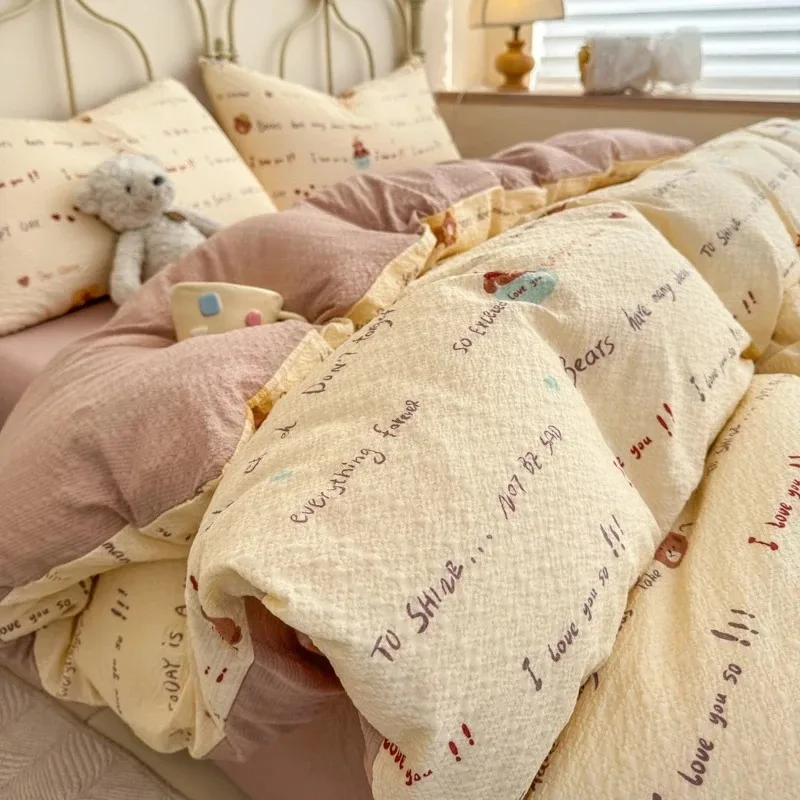 New Puff Cotton Double-layer Crepe Pleated Fabric Four-season Style Duvet Cover Printed Lettering Cartoon Korean Quilt Cover
New Puff Cotton Double-layer Crepe Pleated Fabric Four-season Style Duvet Cover Printed Lettering Cartoon Korean Quilt Cover