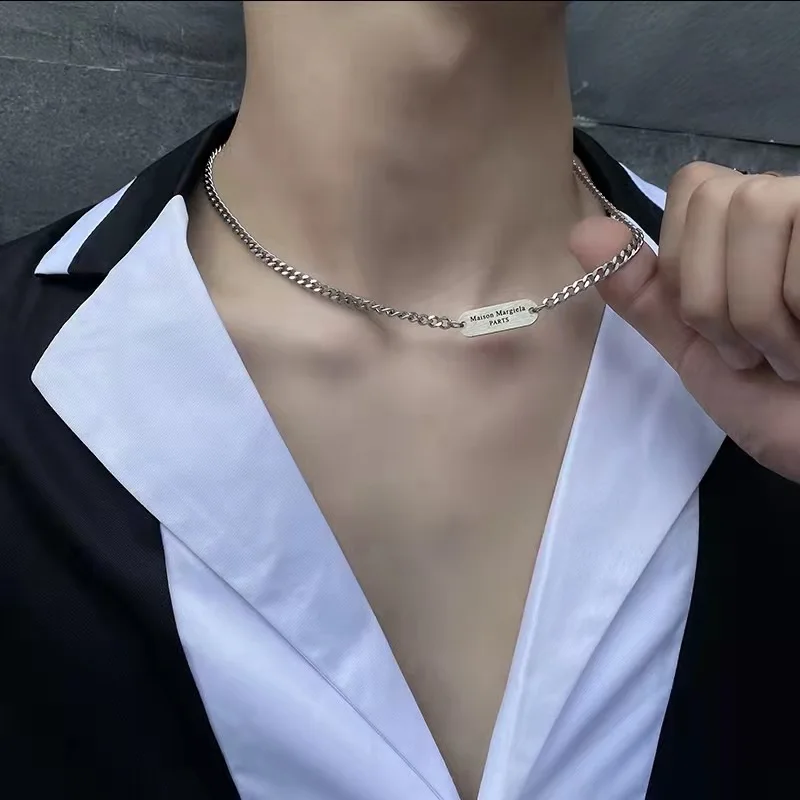 INS Classic Letter Square Sign Men's Necklace Women's Chain Vintage Hip Hop Rock Punk Pendant Y2K Couple Friend Jewelry Gift
INS Classic Letter Square Sign Men's Necklace Women's Chain Vintage Hip Hop Rock Punk Pendant Y2K Couple Friend Jewelry Gift