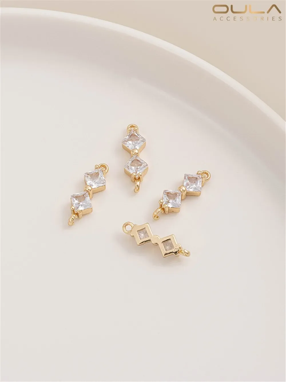 14K Gold-Color Plated Zircon Bow Tie Pendant Half Hole Bead Needle Double Hole DIY Bead Bracket Accessories
14K Gold-Color Plated Zircon Bow Tie Pendant Half Hole Bead Needle Double Hole DIY Bead Bracket Accessories