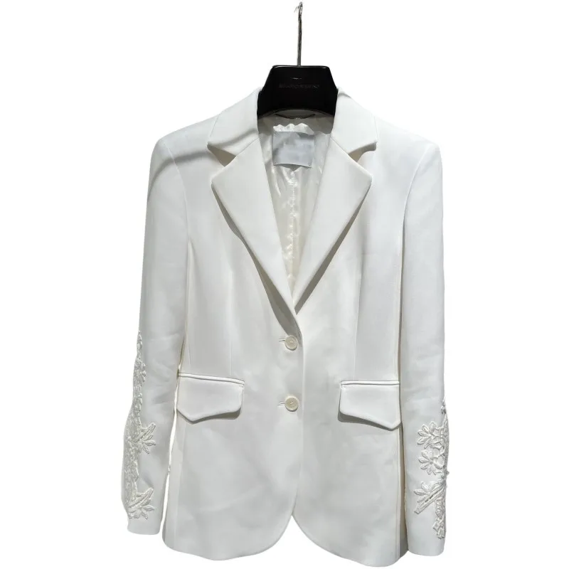 Autumn new simple atmospheric tassel sleeve embroidery design classic white heavy suits the flat collar
Autumn new simple atmospheric tassel sleeve embroidery design classic white heavy suits the flat collar