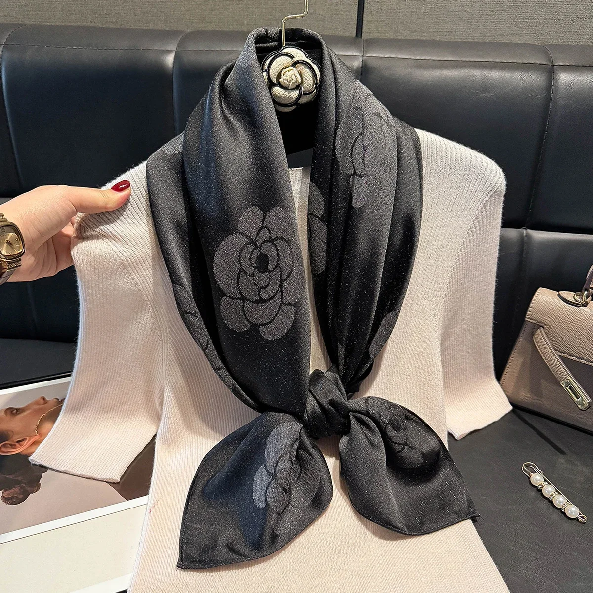 Latest Muslim Fashion Ladies Print Hijab Women scarf Elegance Sun Protection Shawl Decoration Wrap Headscarf 2025 Spring Summer 
Latest Muslim Fashion Ladies Print Hijab Women scarf Elegance Sun Protection Shawl Decoration Wrap Headscarf 2025 Spring Summer