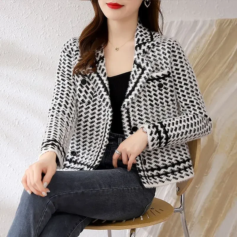 Color Matching Korean Style Female Coat Winter 2025 Women's Jackets Youthful Lined Vintage Reviews Clothes New in Outerwears
Color Matching Korean Style Female Coat Winter 2025 Women's Jackets Youthful Lined Vintage Reviews Clothes New in Outerwears