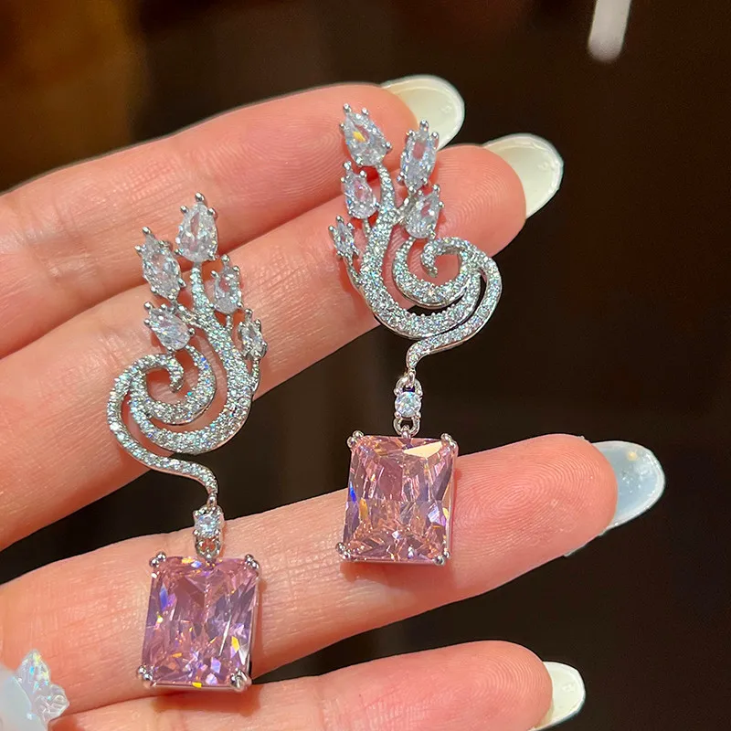 Luxury New Exquisite Temperament Zircon Earrings
Luxury New Exquisite Temperament Zircon Earrings