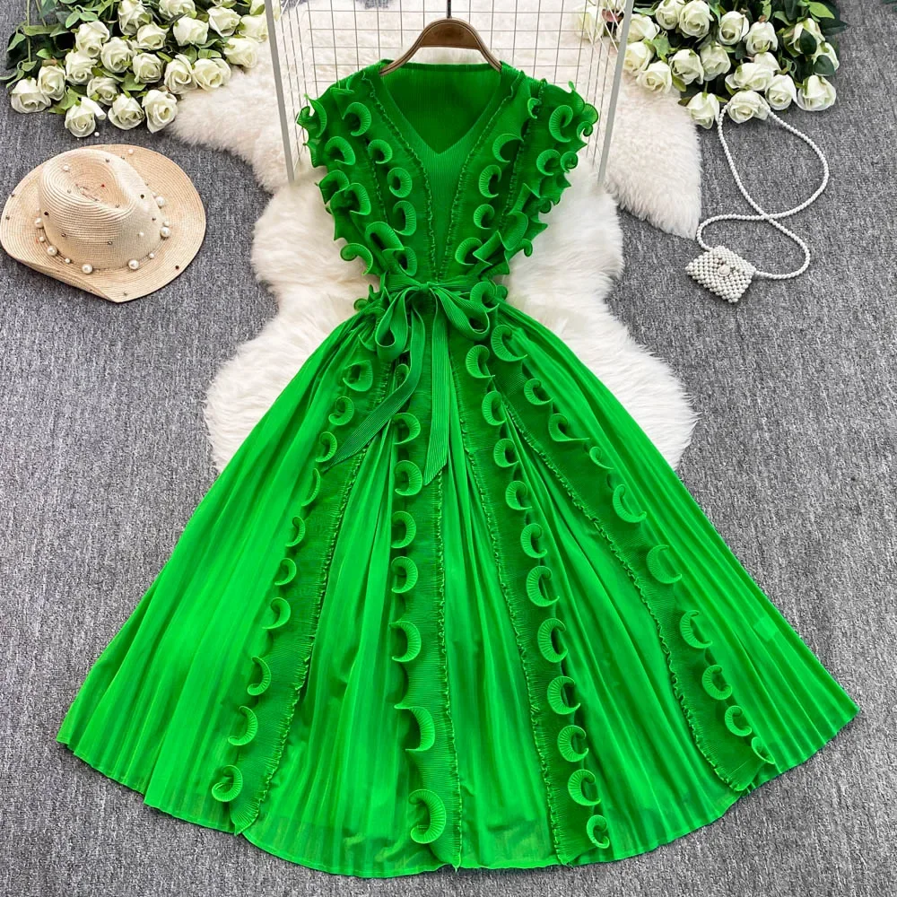 Elegant Sleeveless Vintage Sexy V-neck Chic Fashion Ear Fungus Edge Bandage Slim Pleated Long Dresses High Street Women Clothing
Elegant Sleeveless Vintage Sexy V-neck Chic Fashion Ear Fungus Edge Bandage Slim Pleated Long Dresses High Street Women Clothing