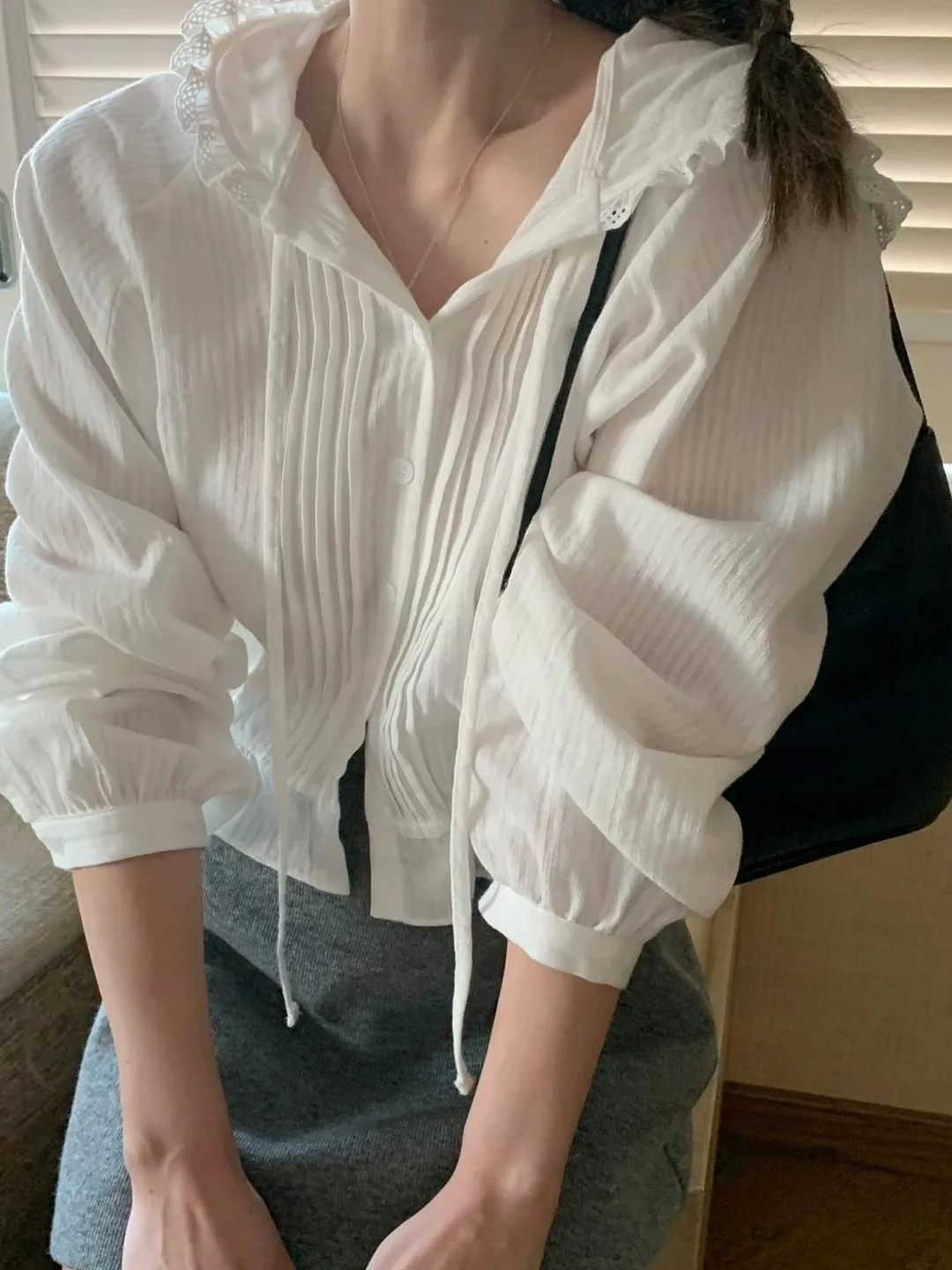 Cute Chic Long Sleeve Hooded Jacket Women's Fashionable Pleated Button Floral Trim Sweet Universal Short Coat Casual Wear
Cute Chic Long Sleeve Hooded Jacket Women's Fashionable Pleated Button Floral Trim Sweet Universal Short Coat Casual Wear