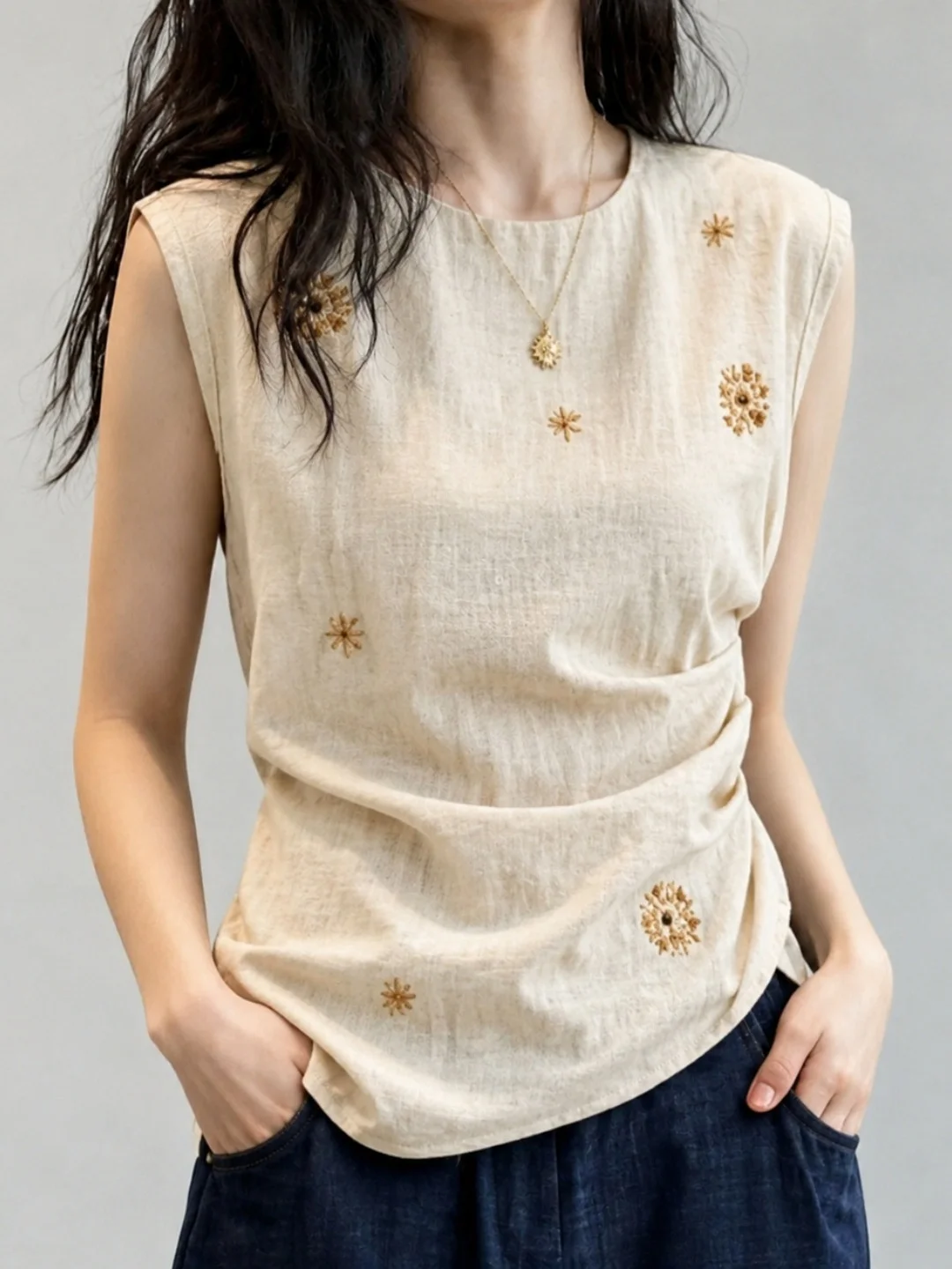 Elegant Embroidered Sleeveless Vest Vintage round Neck Top Summer Fashionable Outerwear Ageless Floral Print Versatile Women'...
Elegant Embroidered Sleeveless Vest Vintage round Neck Top Summer Fashionable Outerwear Ageless Floral Print Versatile Women'...