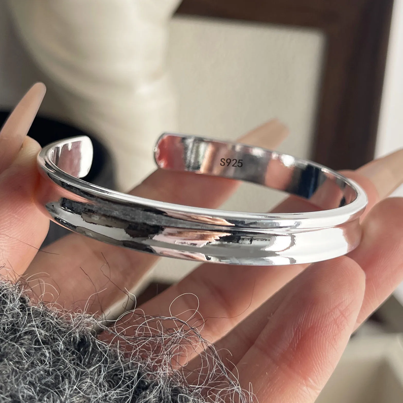 100% Solid 925 Sterling Silver Retro Bracelet for Women Men Vintage Handmade Simple Narrow Simple Bracelet Birthday Gift
100% Solid 925 Sterling Silver Retro Bracelet for Women Men Vintage Handmade Simple Narrow Simple Bracelet Birthday Gift