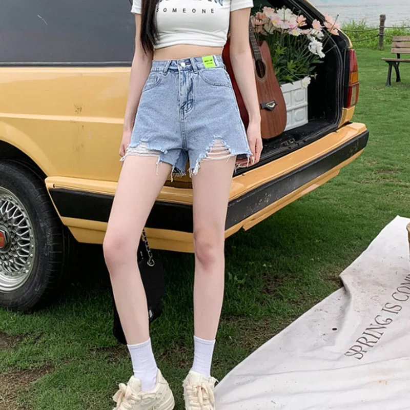2025 Women's Summer Thin High Waist Loose Slim A- Line Short Jeans Cotton Denim Hole Design Trendy Hot Pants Comfortable Fashion
2025 Women's Summer Thin High Waist Loose Slim A- Line Short Jeans Cotton Denim Hole Design Trendy Hot Pants Comfortable Fashion