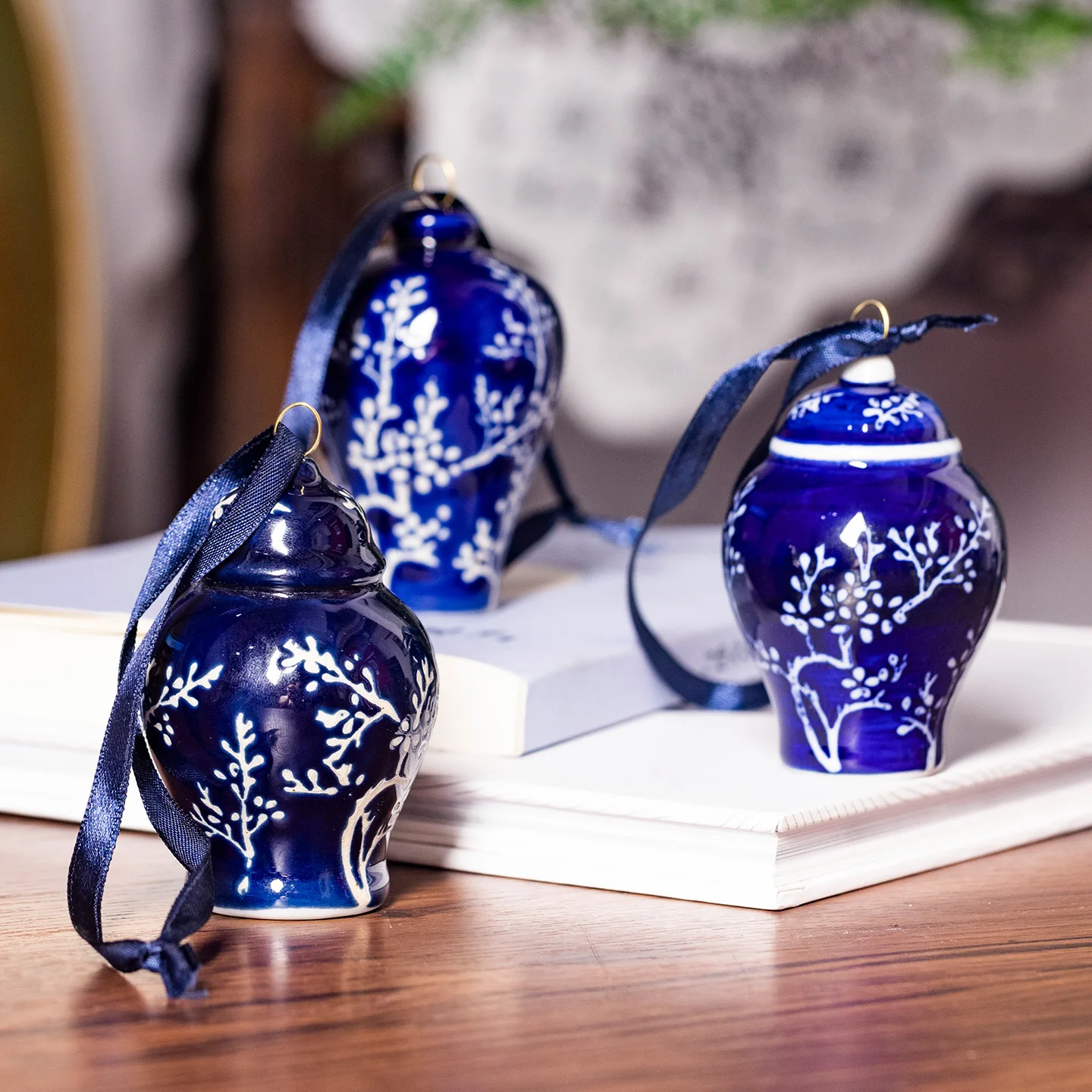 New Chinese style ceramic pendant Christmas tree decoration
New Chinese style ceramic pendant Christmas tree decoration