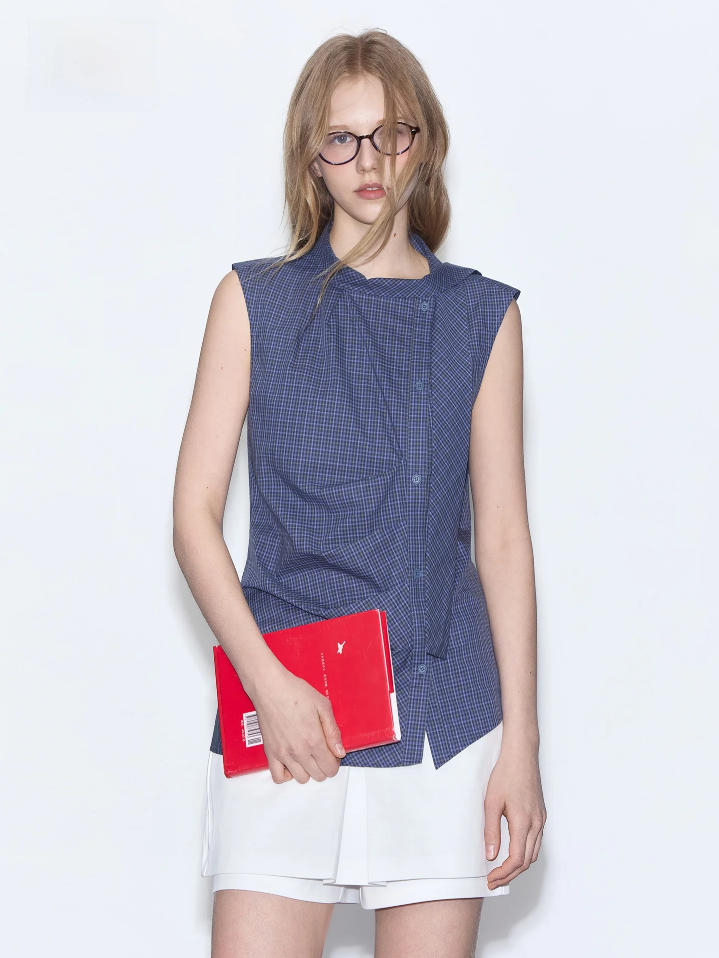 Slimming Effect BobbyBecky Retro Pure Cotton Plaid Asymmetrical Hem Stand Collar Pleated Shirt Vest Women's Fashion Spring 2026
Slimming Effect BobbyBecky Retro Pure Cotton Plaid Asymmetrical Hem Stand Collar Pleated Shirt Vest Women's Fashion Spring 2026