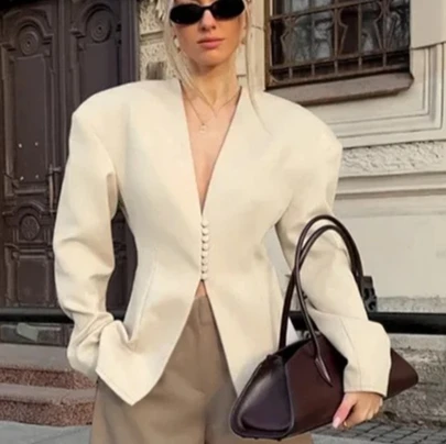 Новая осенняя модная однотонная базовая туника с разрезом для женщин, v-образный вырез, длинный рукав, лоскутное пальто на пуговицах, тонкое пальто, женская одежда
Новая осенняя модная однотонная базовая туника с разрезом для женщин, v-образный вырез, длинный рукав, лоскутное пальто на пуговицах, тонкое пальто, женская одежда